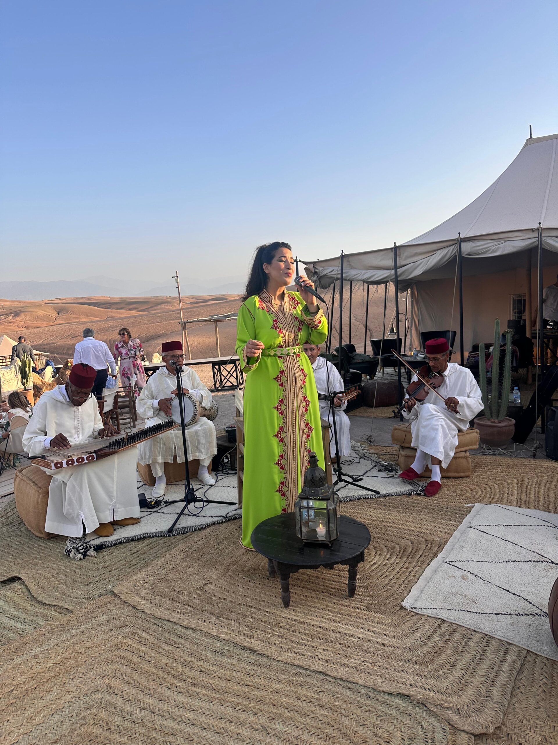 Performance artistique à Agafay Marrakech, Nachat Event